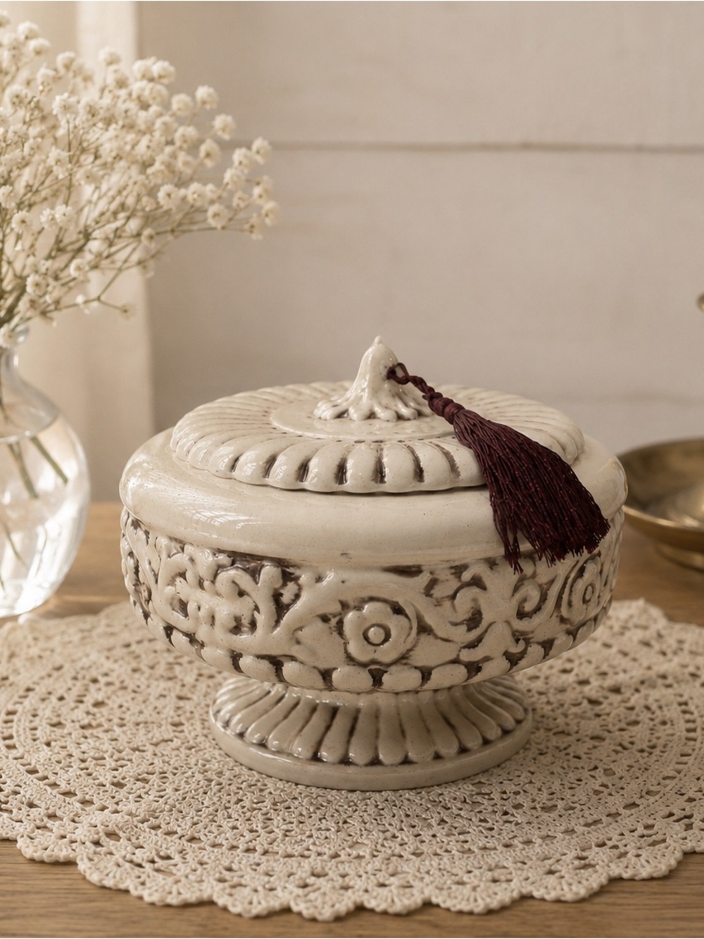 RUMRILL 339 VINTAGE COVERED JAR – OFF-WHITE & RED-BROWN CERAMIC